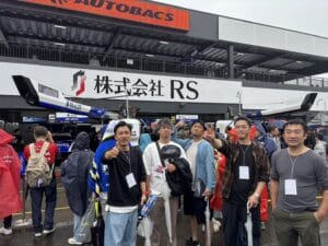 サーキット内に設置されたバナー